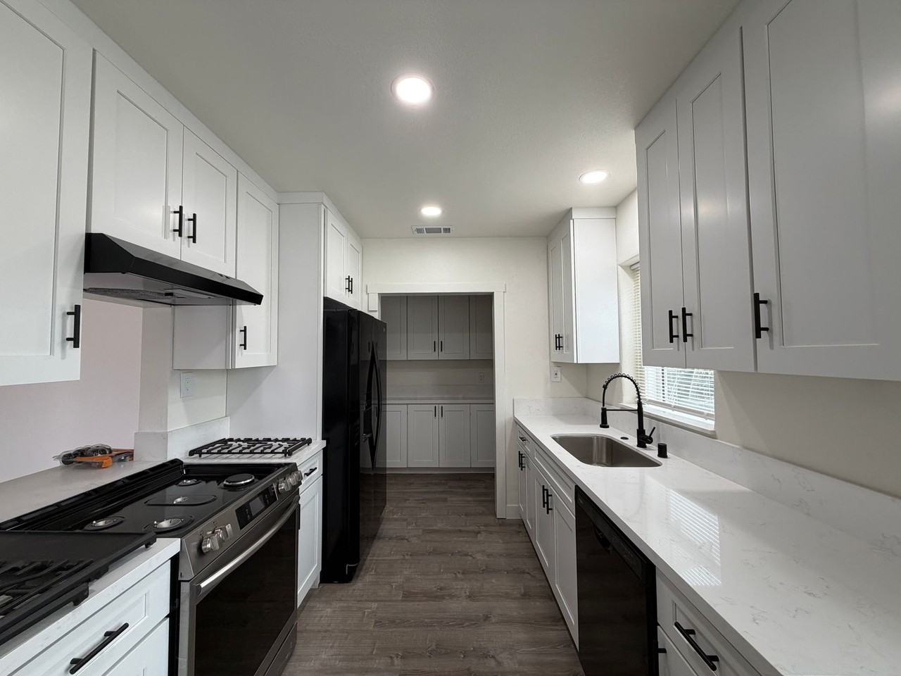 535 Jackson St - Photo 4 of 20