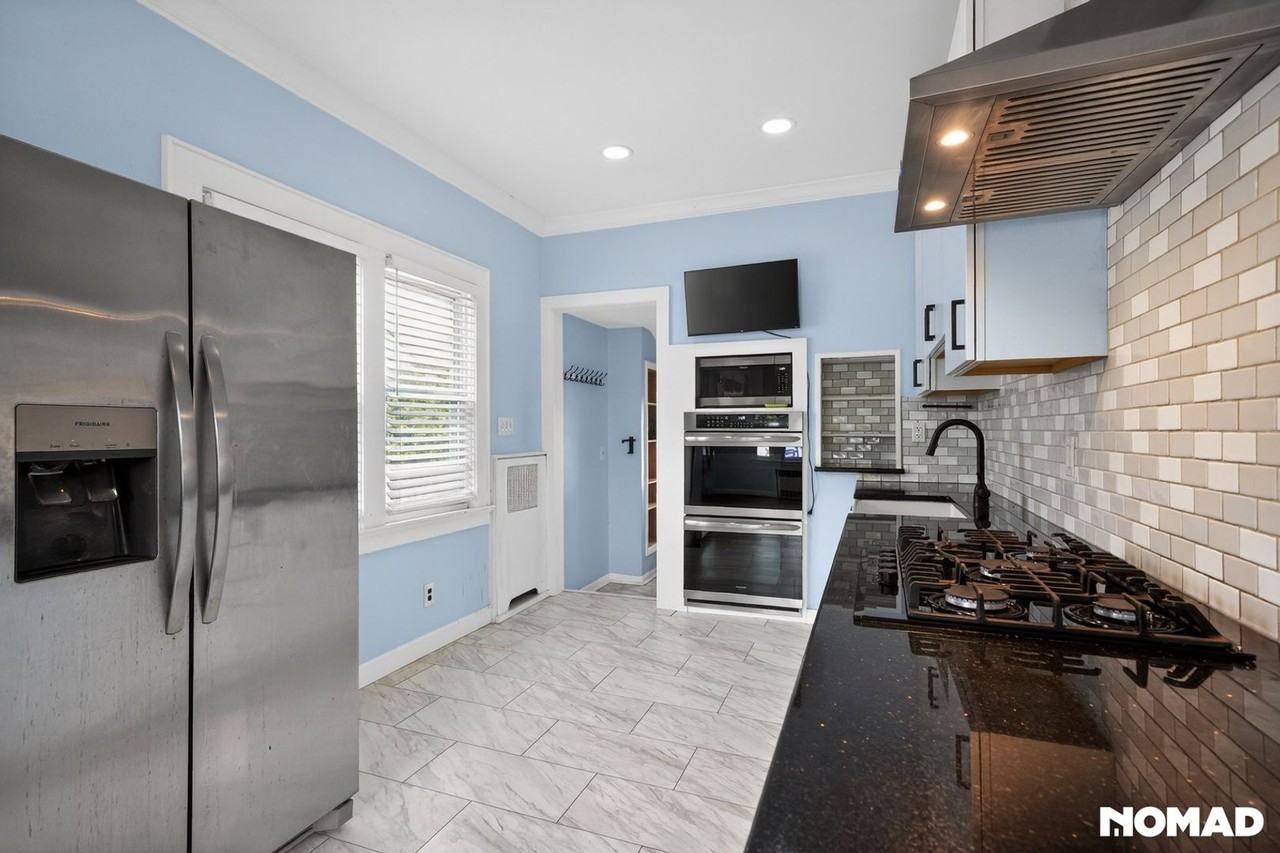 189 Lafayette Ave - Photo 6 of 41