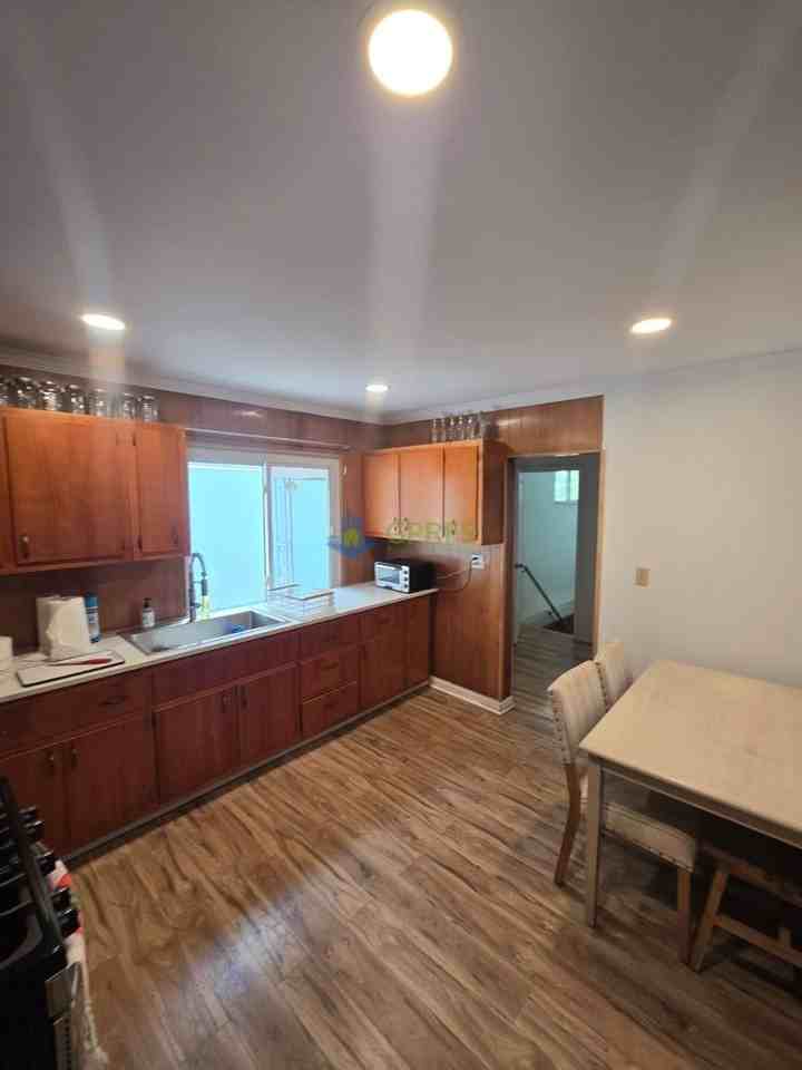 724 7th St - Photo 5 of 24