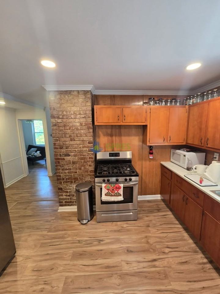 724 7th St - Photo 6 of 24