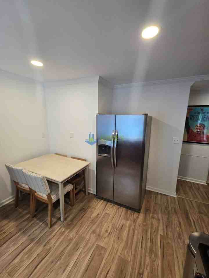 724 7th St - Photo 7 of 24