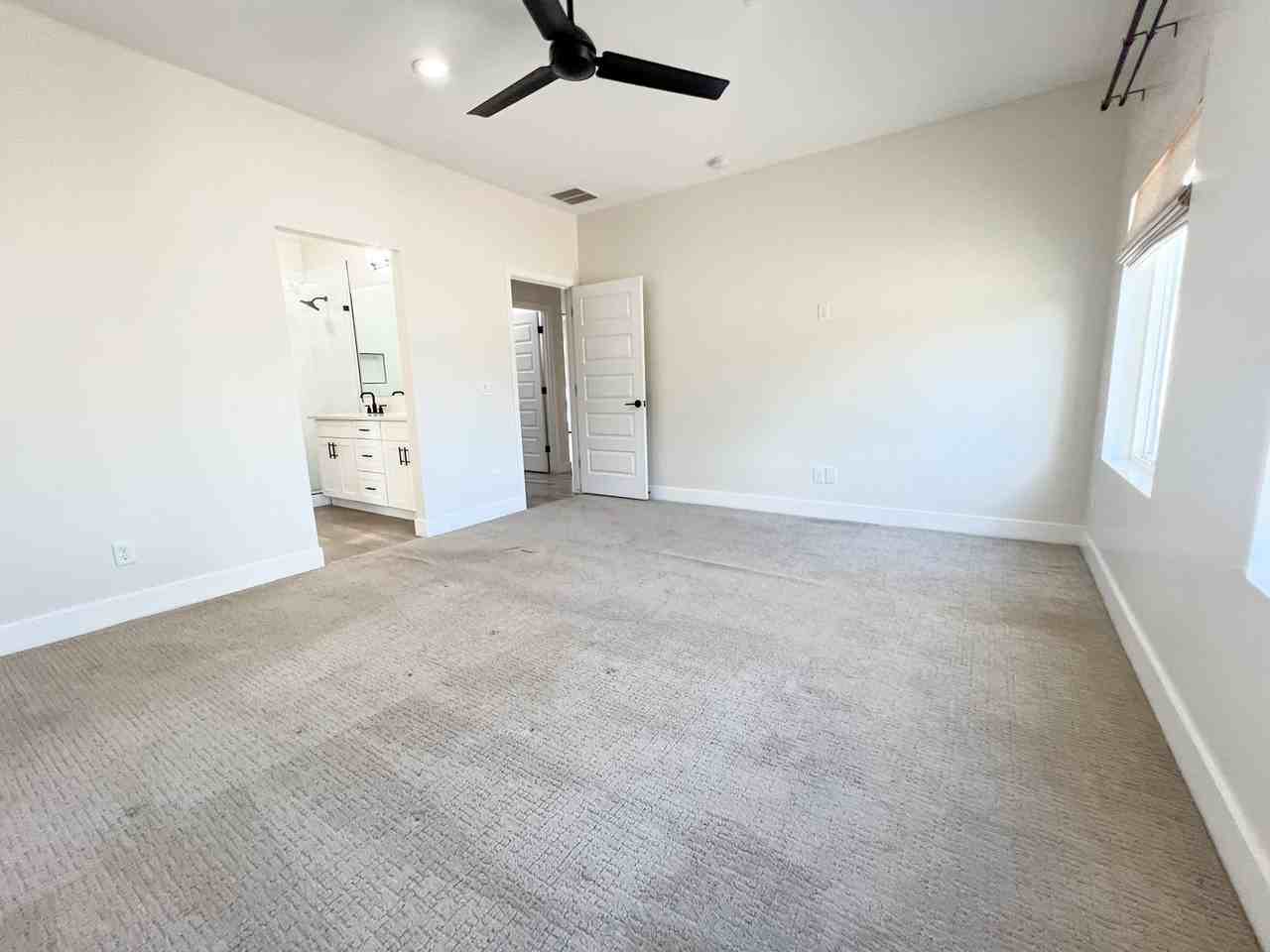 392 N Homestead Pkwy - Photo 6 of 17