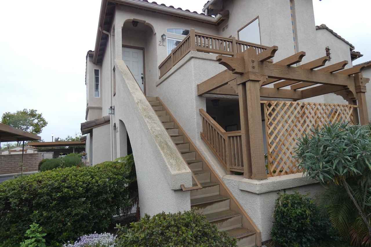 610 Sunrise Dr #2L - Photo 3 of 12
