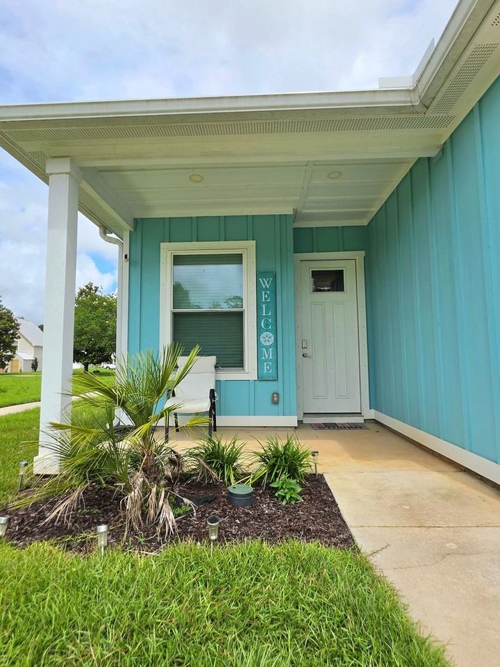 8088 Carmel Cir - Photo 2 of 38