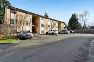 featured image of 16225 Ne 12th Ct #F74