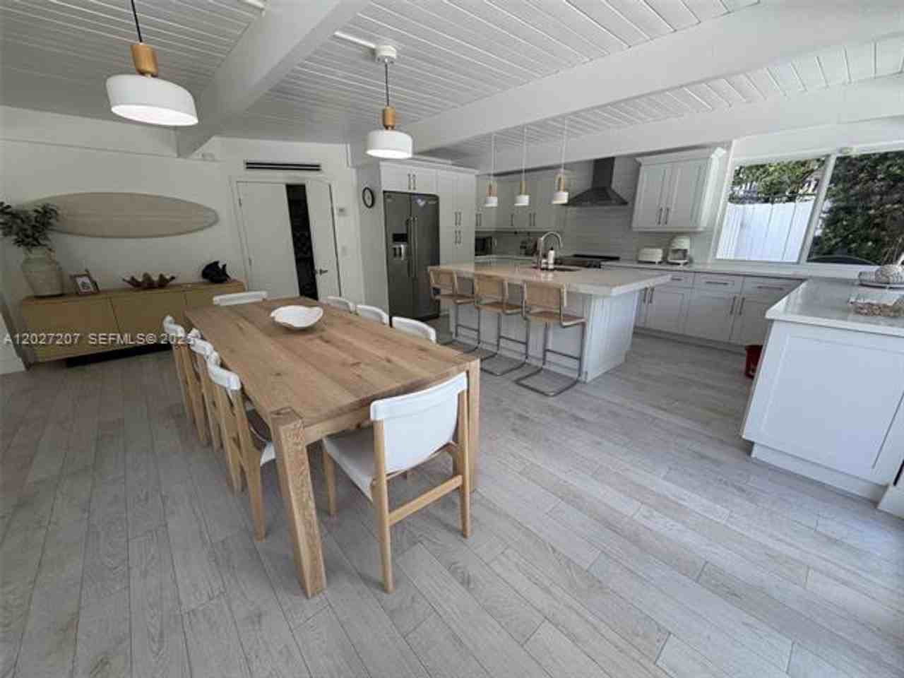 665 Allendale Rd - Photo 4 of 11