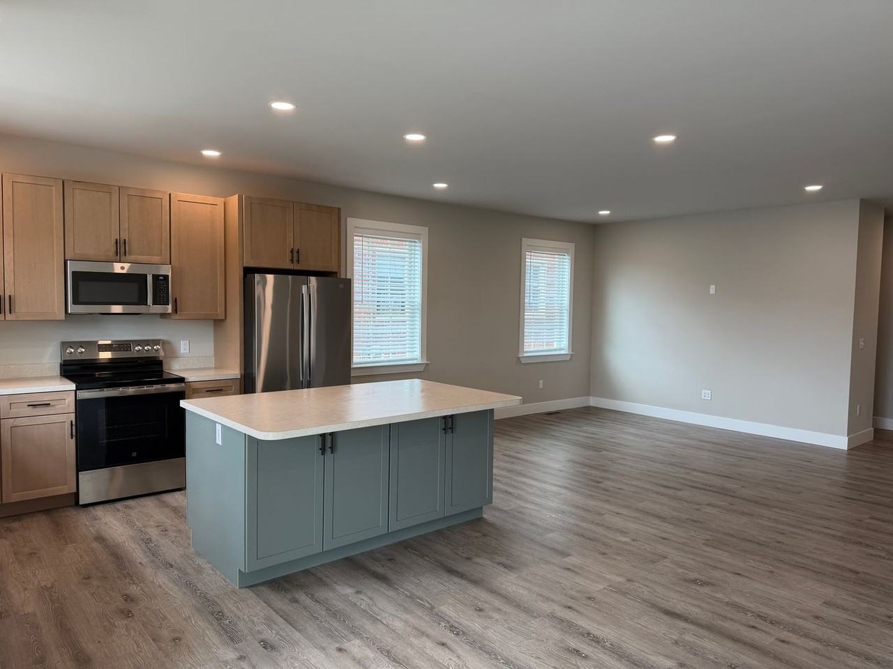 520 S Pine St - Photo 3 of 45