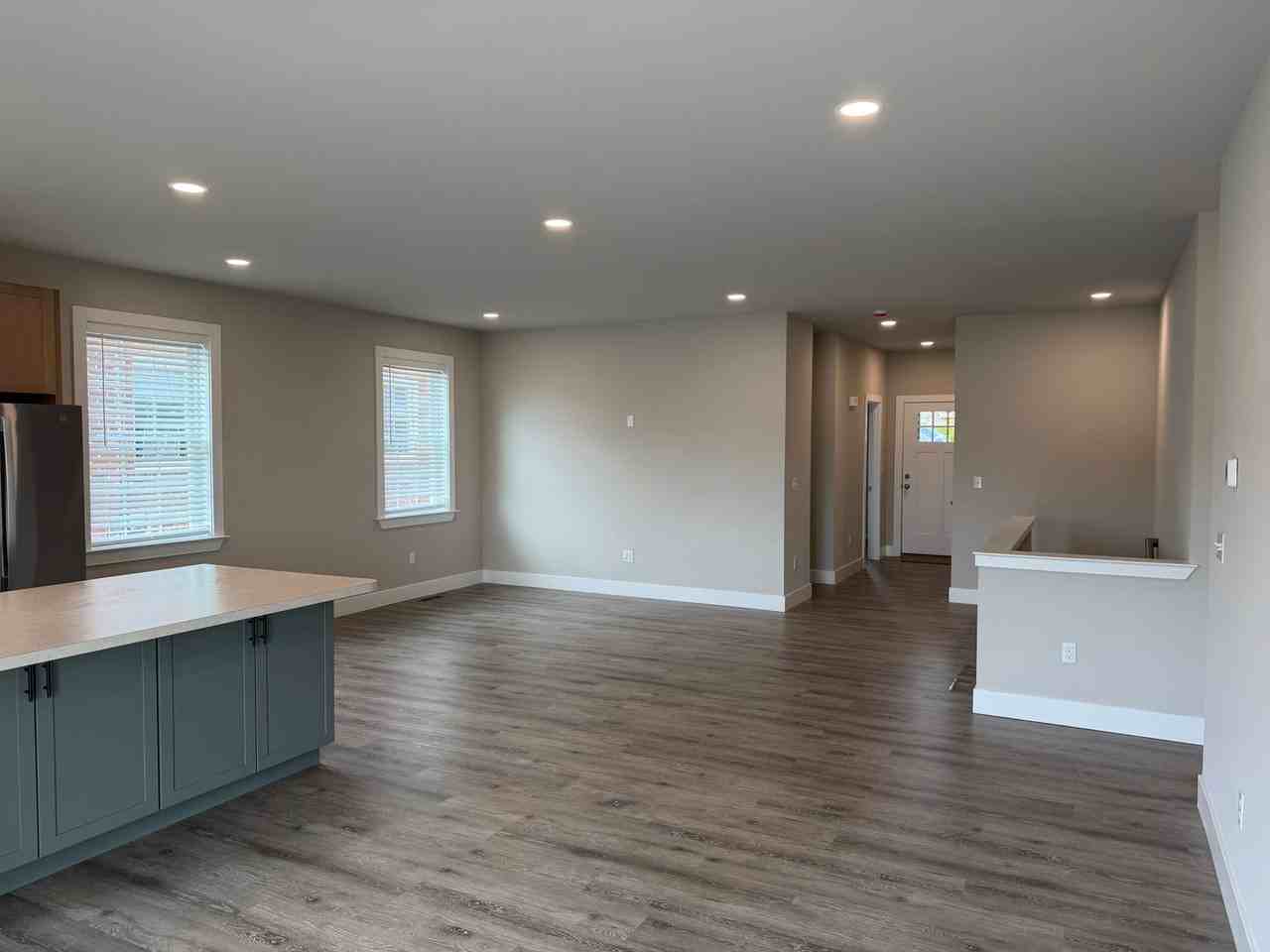 520 S Pine St - Photo 4 of 45