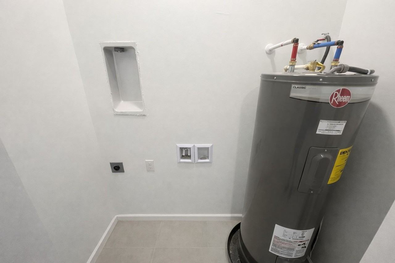 2511 65th St W - Photo 5 of 11