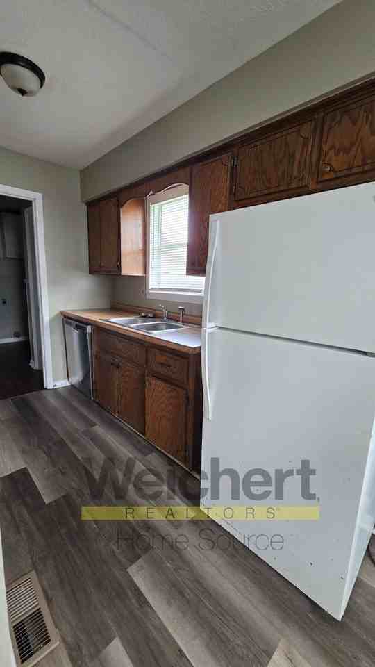 5929 Southwest Dr - Photo 4 of 13