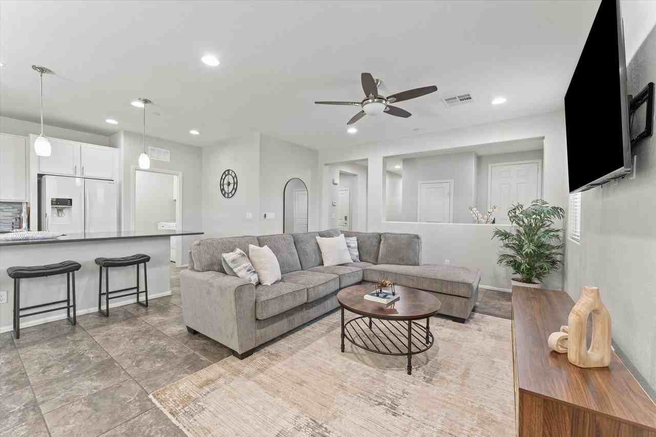 700 Sea Coast Dr - Photo 7 of 35