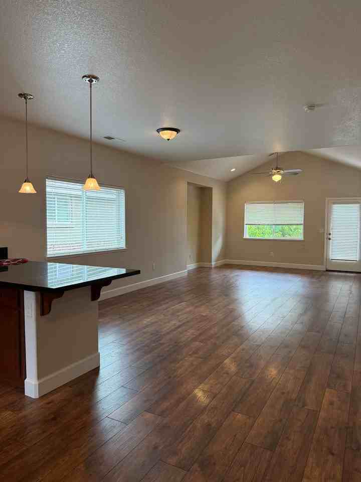 985 Marble Hills Cir - Photo 5 of 25