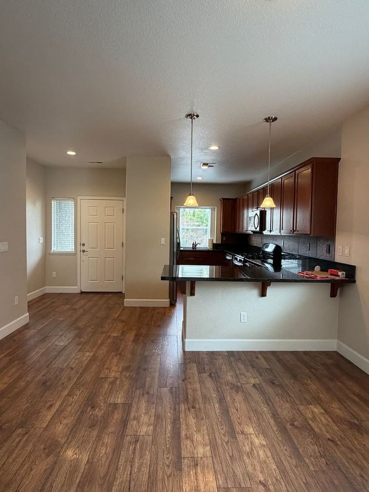 985 Marble Hills Cir - Photo 7 of 25