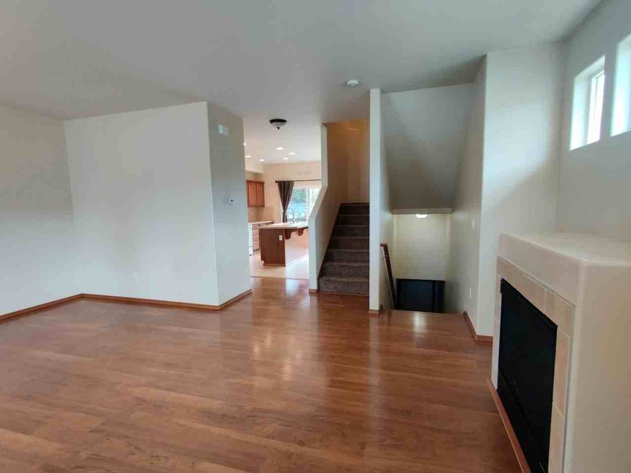 515B Ferry St Sw - Photo 3 of 22