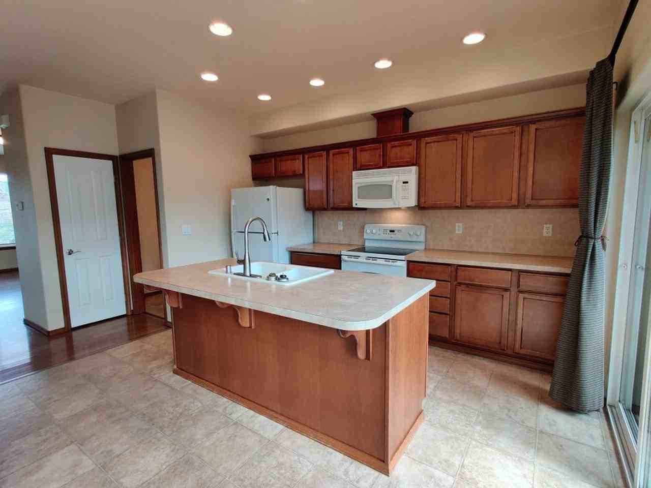 515B Ferry St Sw - Photo 6 of 22