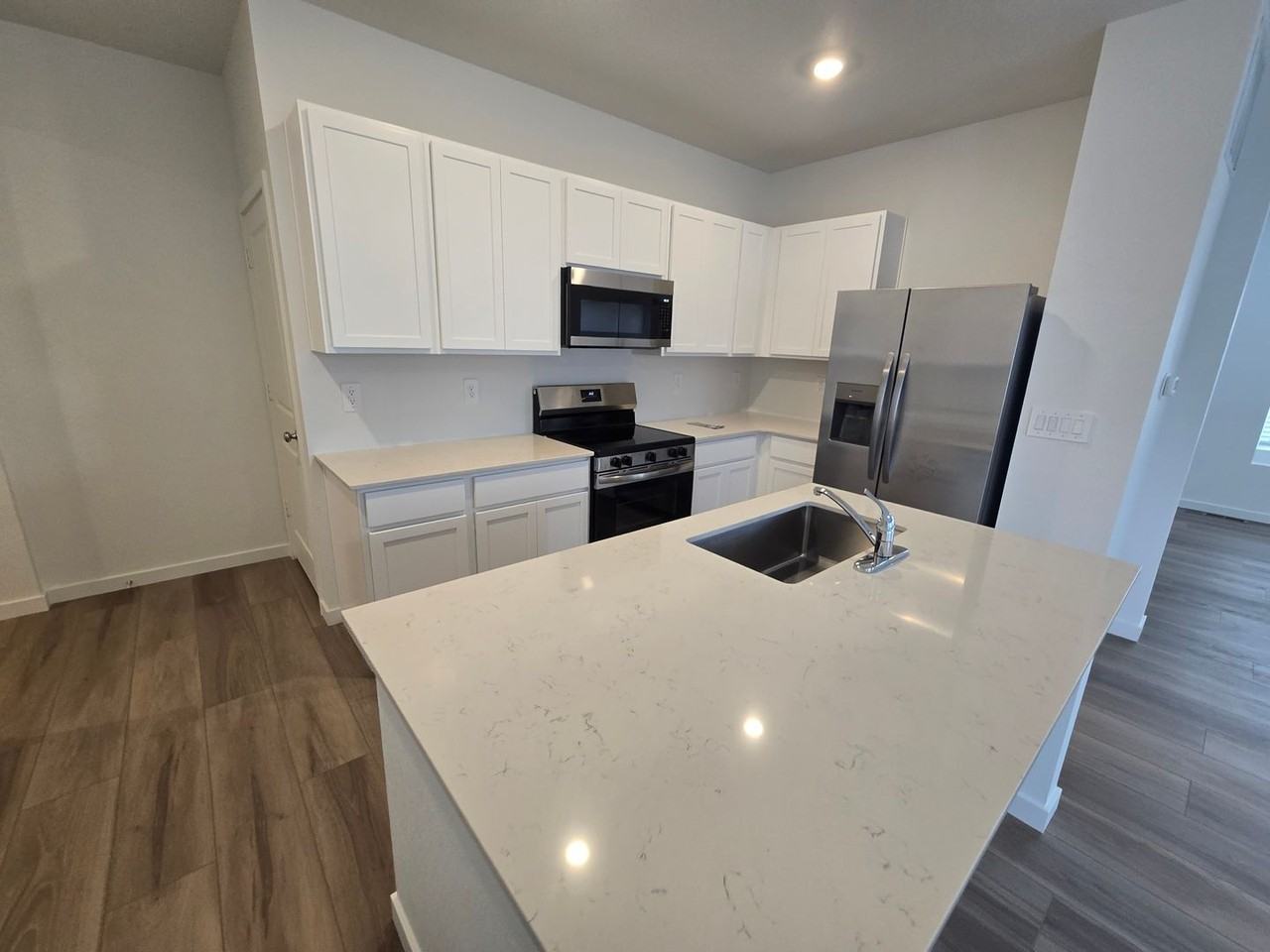 15274 Clayton St - Photo 3 of 28