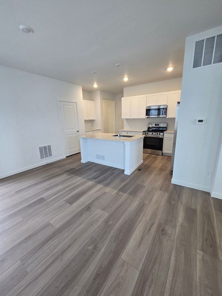 15274 Clayton St - Photo 6 of 28