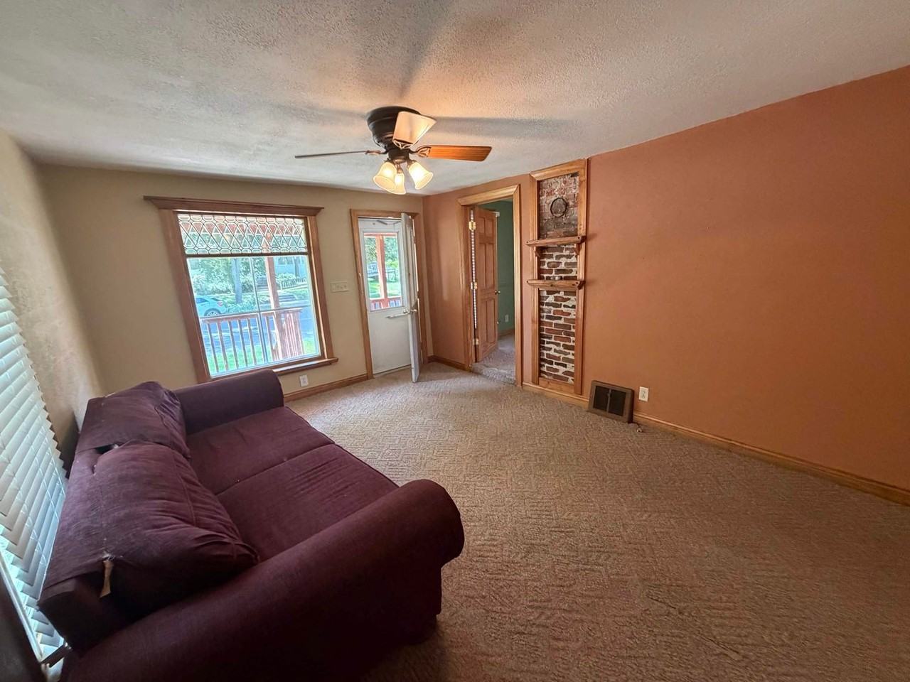 911 2nd Ave - Photo 5 of 19