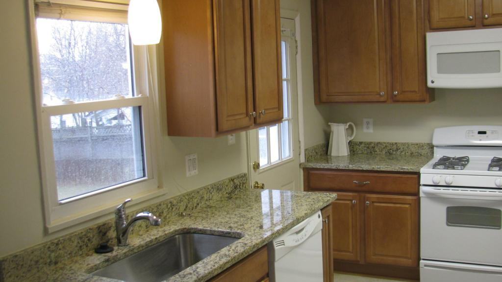 7511 Fisher Dr - Photo 4 of 18
