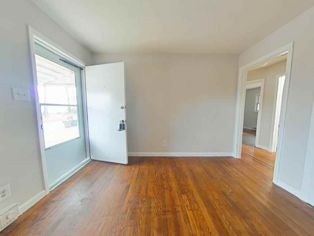 3401 Martin Ave - Photo 4 of 9