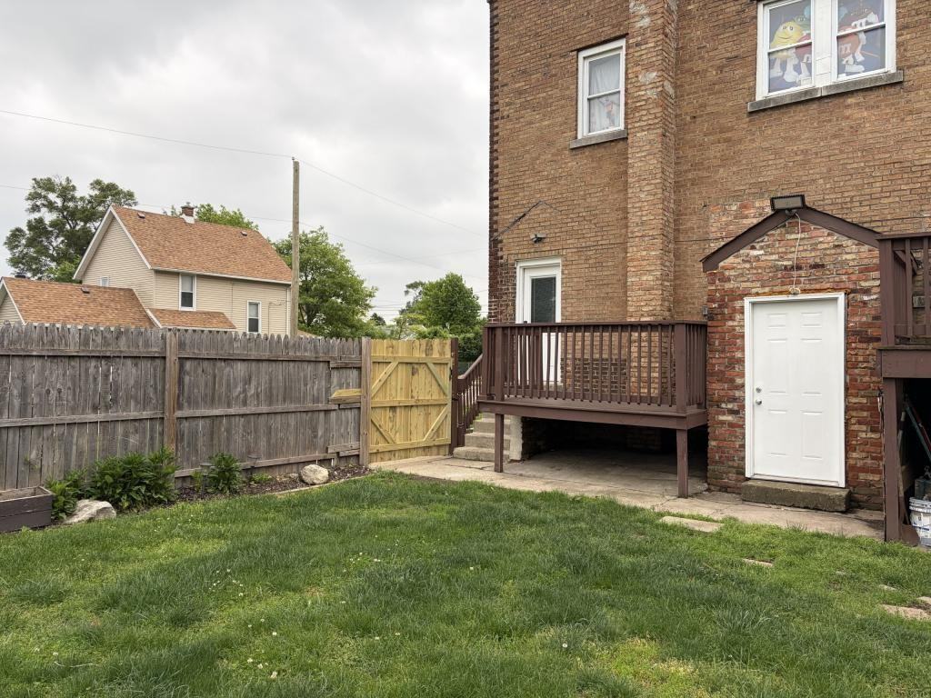 729 Meeker Ave - Photo 5 of 23