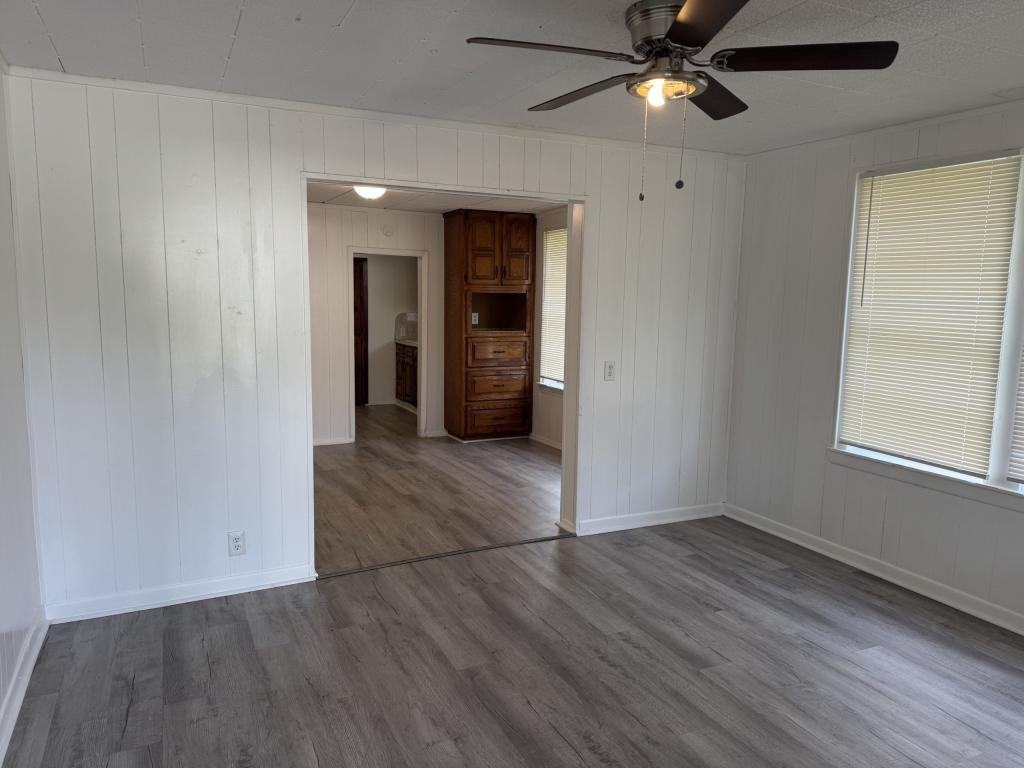 502 Rose St - Photo 4 of 14