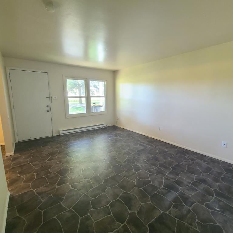 705 Lake Ave - Photo 2 of 8