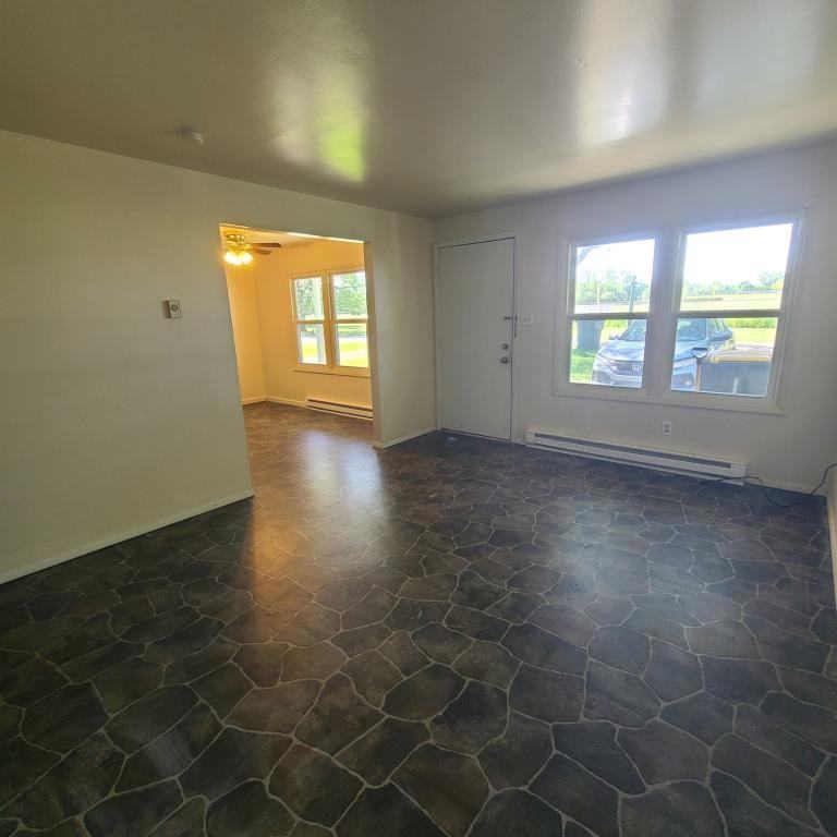 705 Lake Ave - Photo 3 of 8