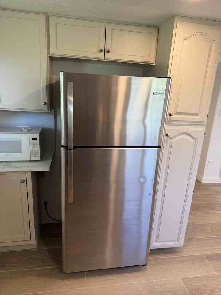 670 Healy St - Photo 3 of 13