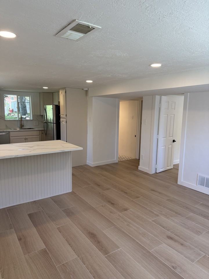 670 Healy St - Photo 6 of 13