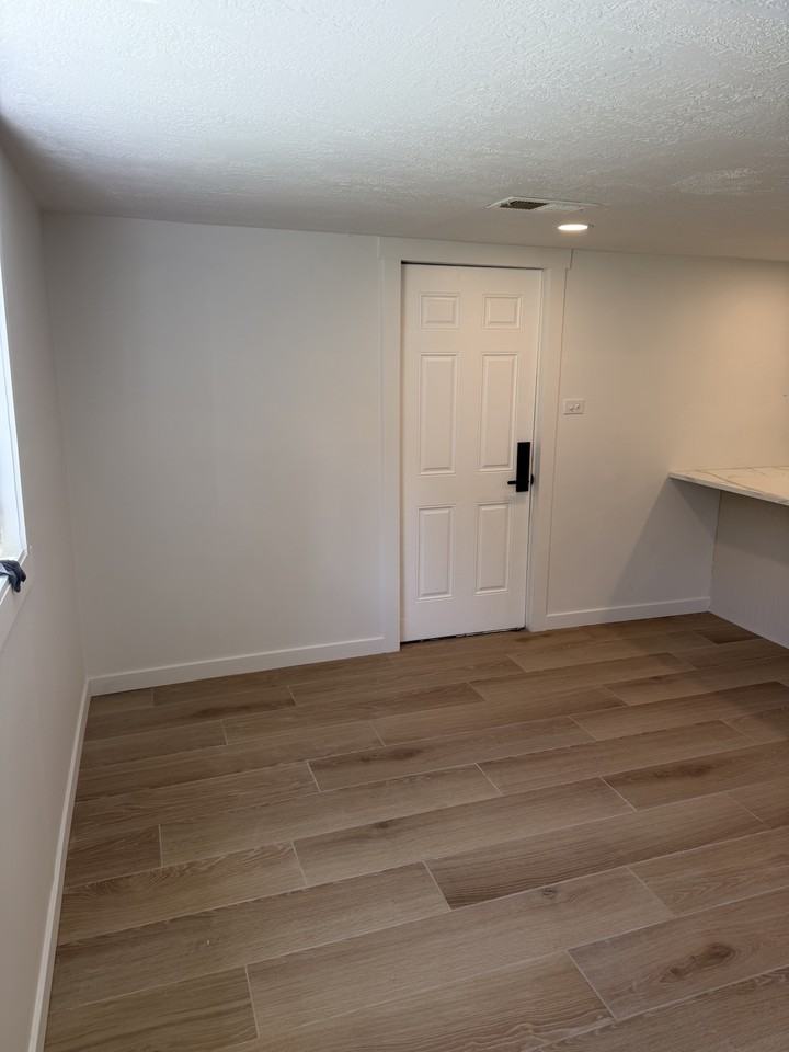 670 Healy St - Photo 7 of 13