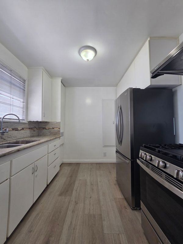 3705 S Victoria Ave - Photo 6 of 14