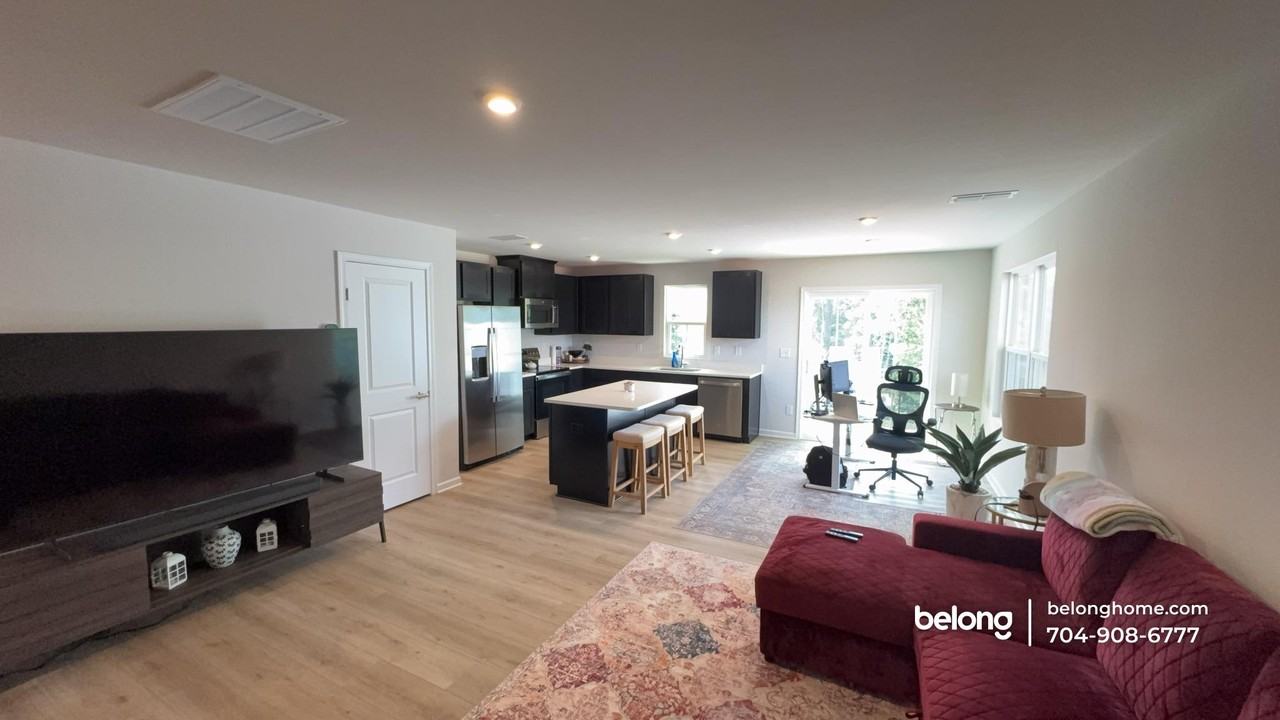 1517 39th Avenue Loop Ne #7 - Photo 6 of 7