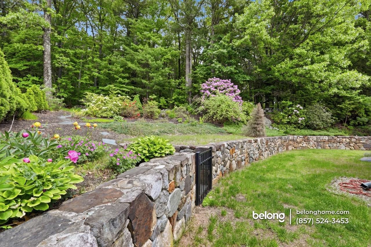 28 Blueberry Ln - Photo 2 of 16