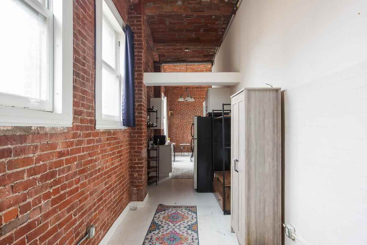 215 W 7th St - Photo 4 of 30