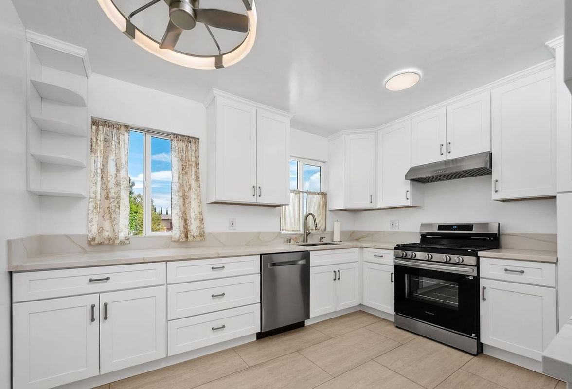 26015 Crest Rd - Photo 6 of 31