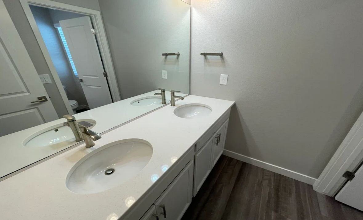 12933 E Louisiana Ave - Photo 2 of 8