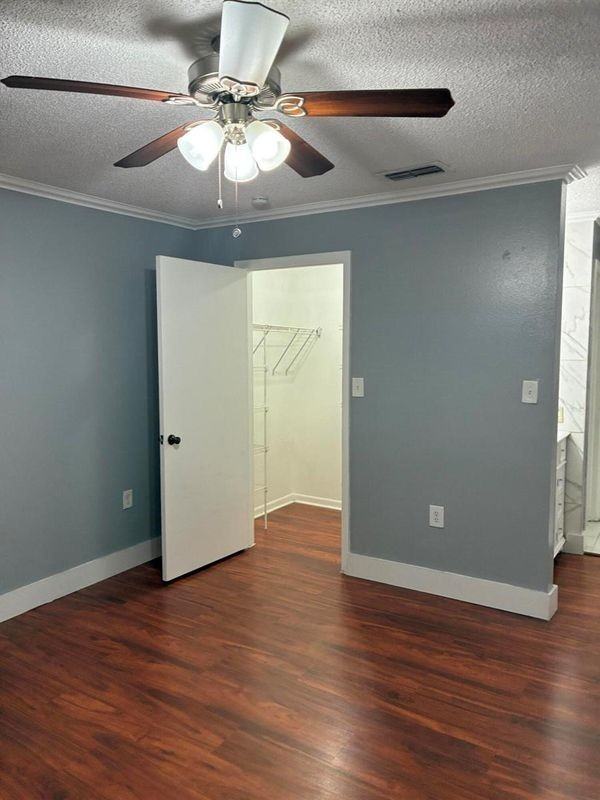 8021 Sw 21st Ct - Photo 4 of 8