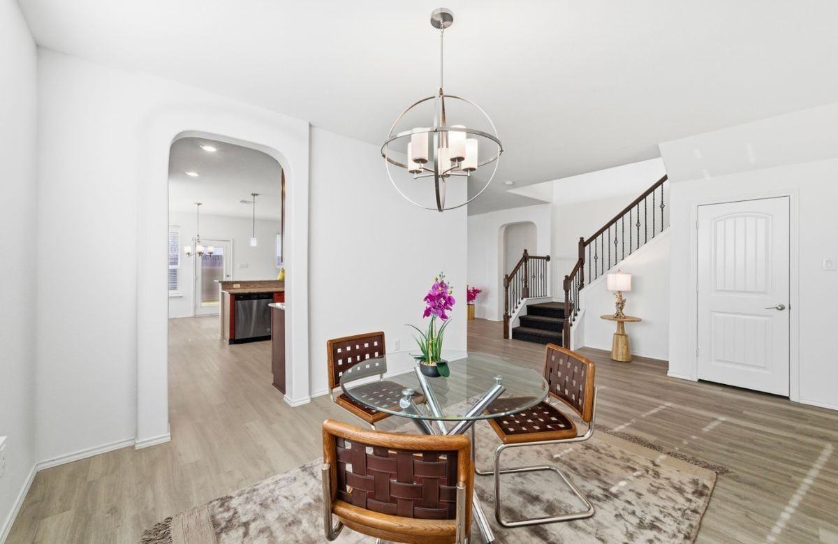 112 W Point Way - Photo 3 of 8