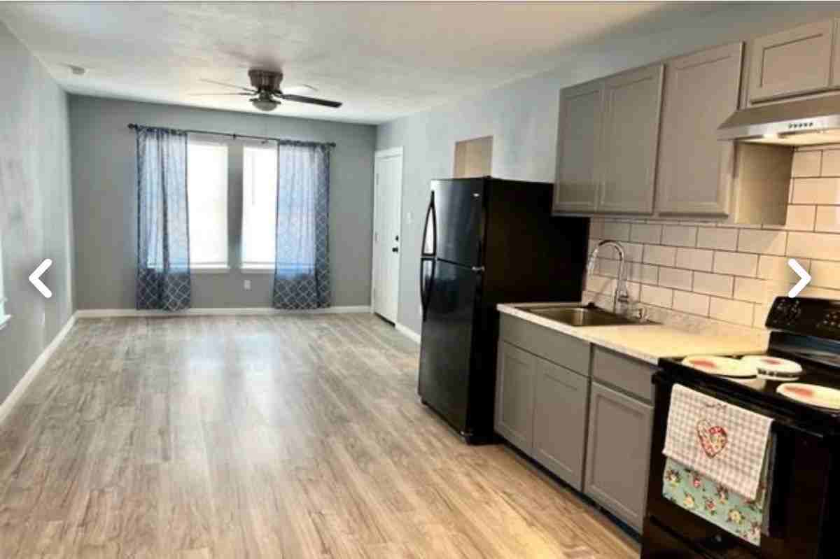 7320 Capitol St - Photo 6 of 7