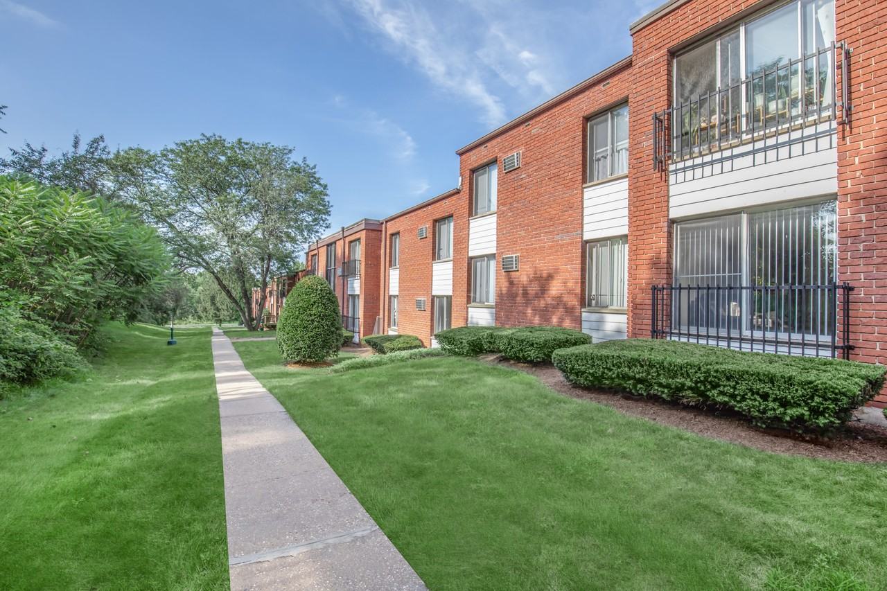 Forest Park Apartments - Photo 4 of 9