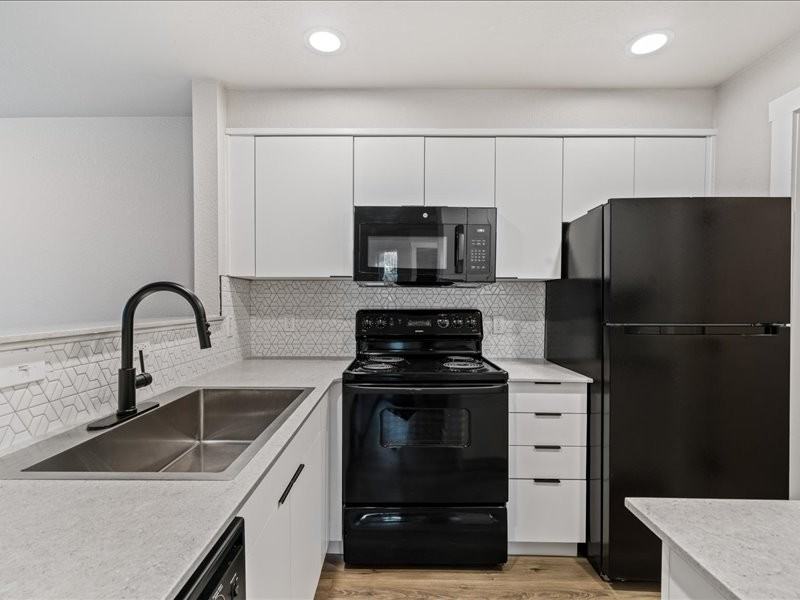 Meridian Green Townhomes - Photo 5 of 40