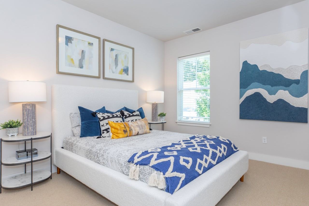 The Pointe at Dorset Crossing - Photo 2 of 23