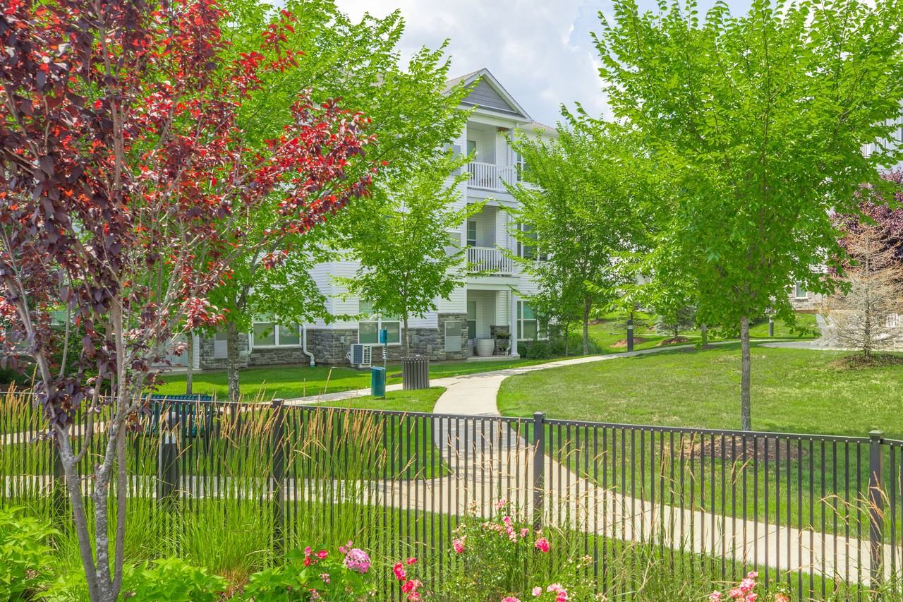 The Pointe at Dorset Crossing - Photo 3 of 23