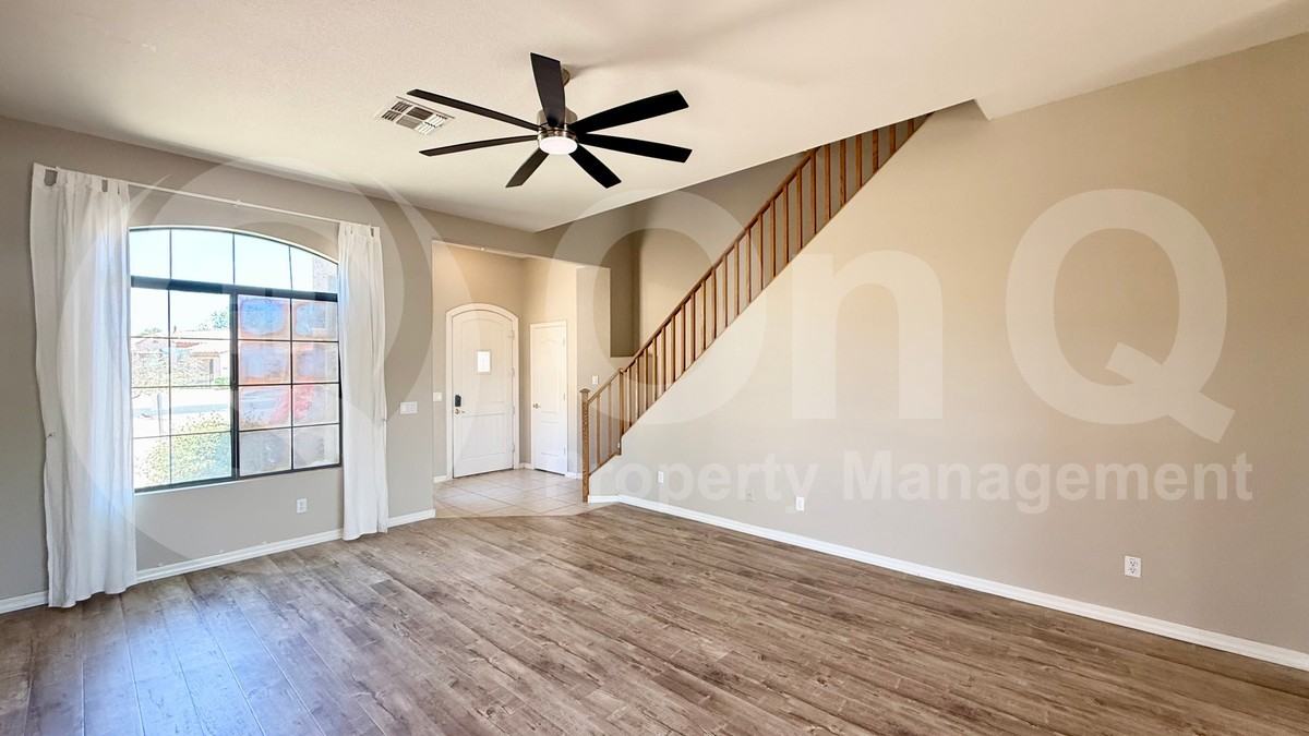 7208 S 30th St - Photo 3 of 25