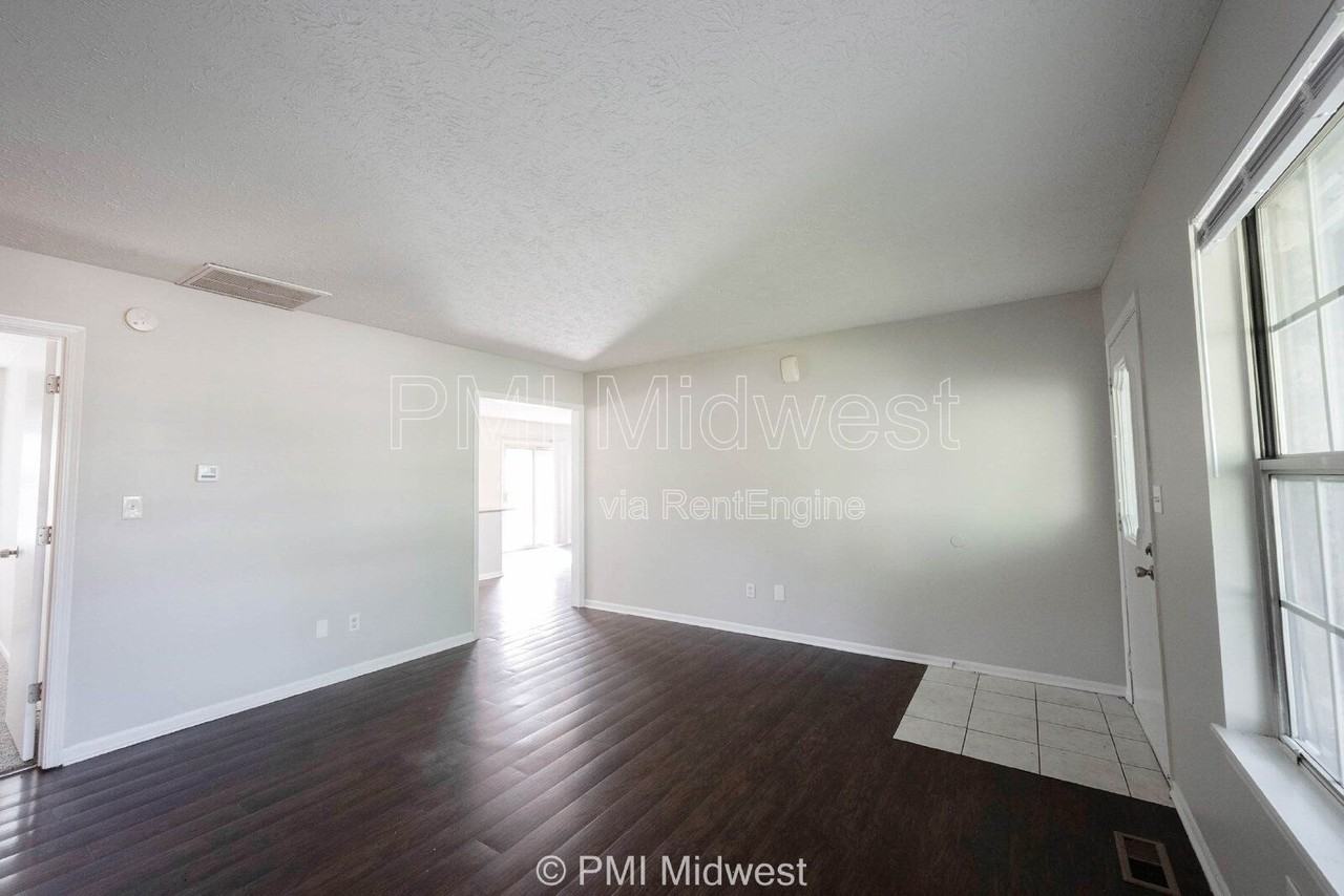 3281 Cherry Lake Ln - Photo 5 of 32