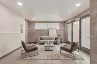 129 N 11th Ave #1B - Photo 1 of 1