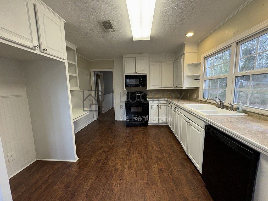 1081 S Church St - Photo 5 of 18