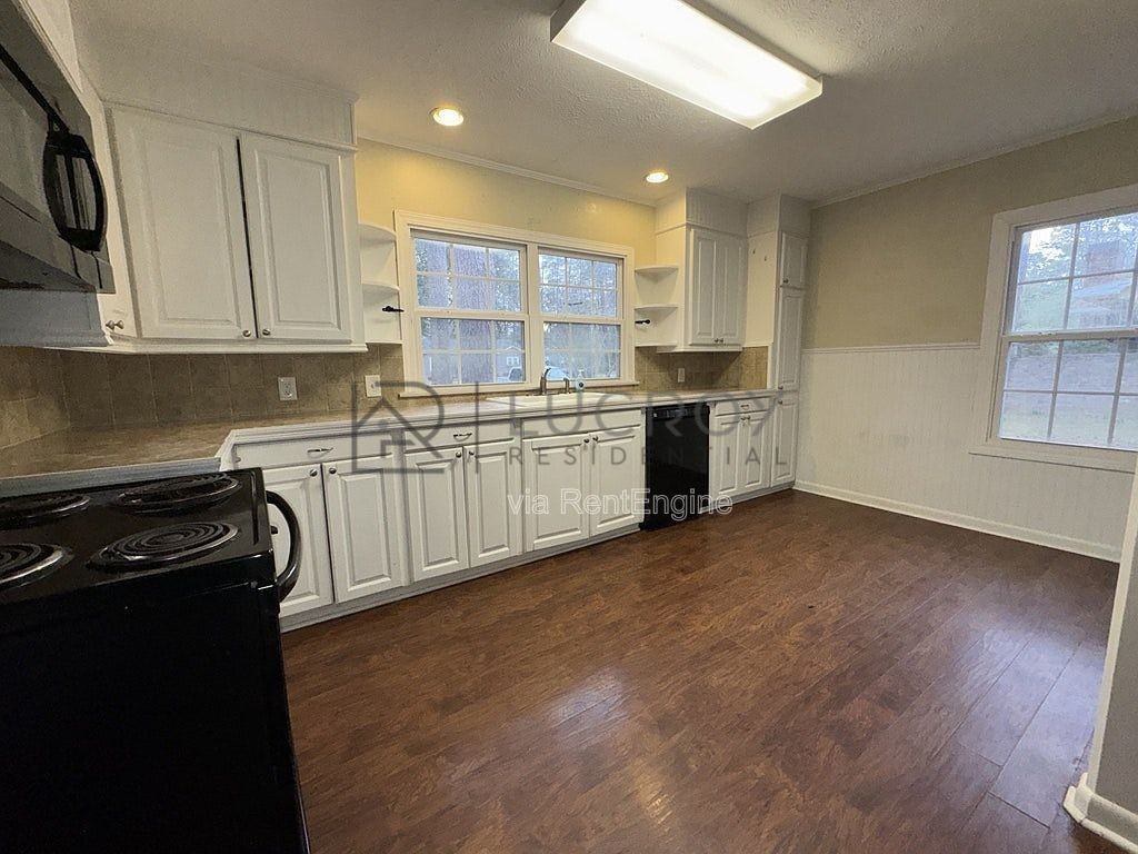 1081 S Church St - Photo 6 of 18