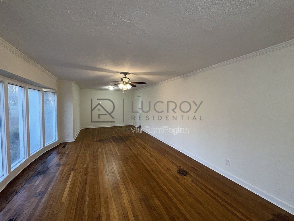 3147 Shirley Dr - Photo 3 of 21